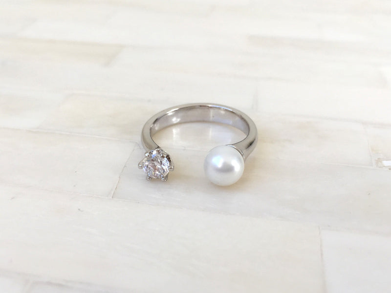 Pearl & Crystal Ring